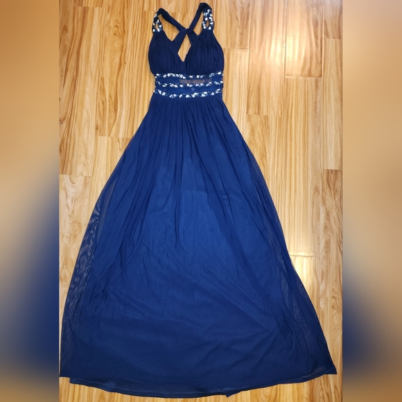 Navy Blue Gown Backless and Gem Embellishments Size 3/4 - Picture 10 of 10